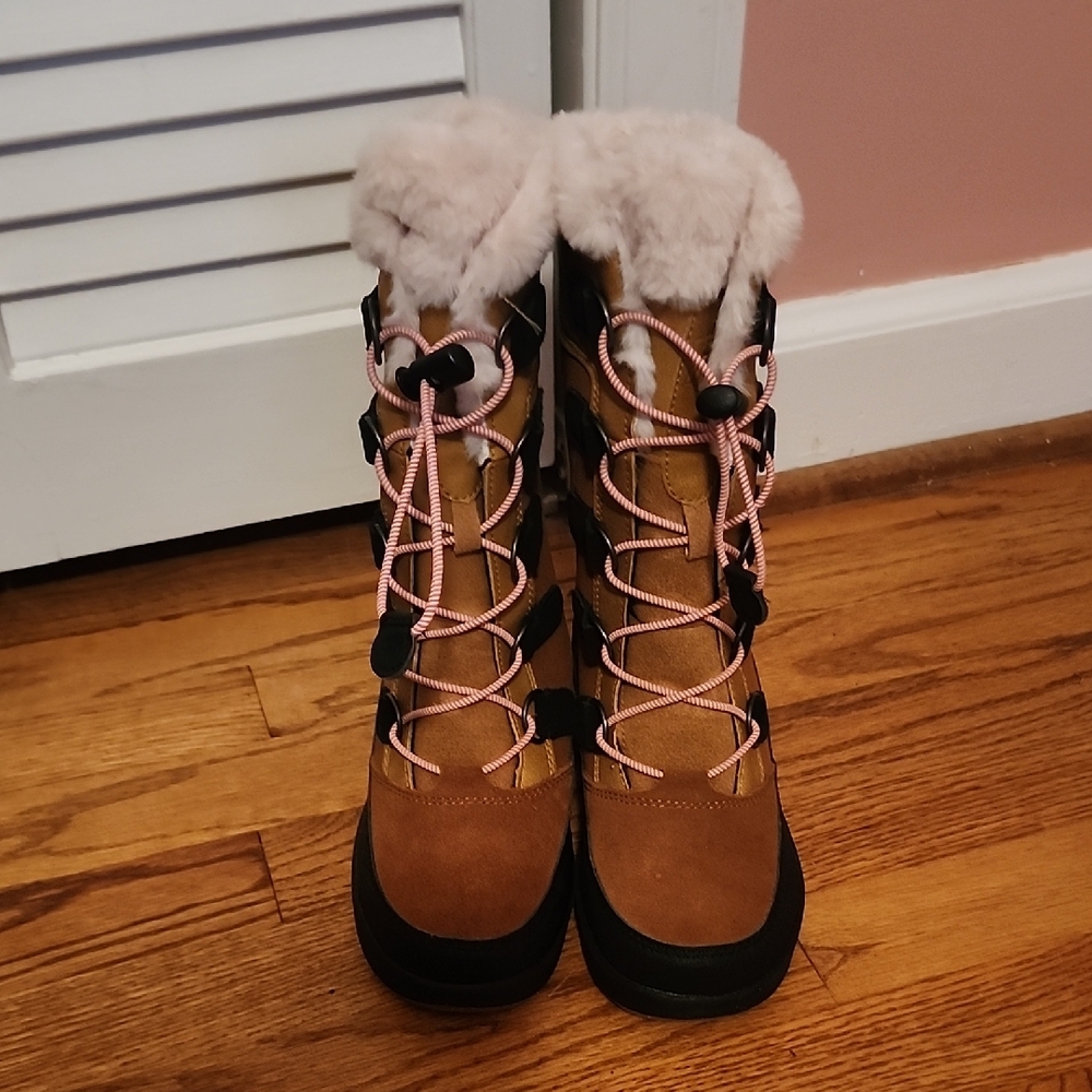 Brown and Black Winter Boots with Pink And White Laces